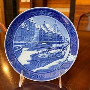 Royal Copenhagen Blue & White Annual Christmas Plate - 2007